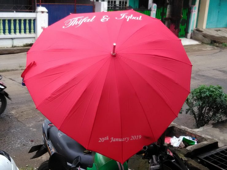 payung cinta bentuk love merah hati unik reka merchandise